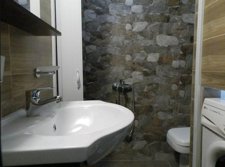 Agora Apartment First Floor Kíssamos Buitenkant foto